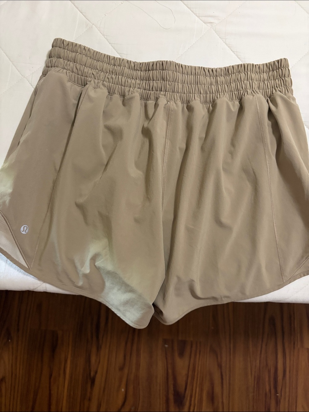 Lululemon Hottie Hot shorts 4 inch